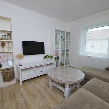 Central Apartment - Folk District Bratislava Exterior foto